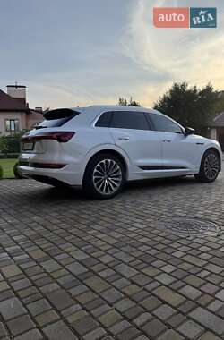 Внедорожник / Кроссовер Audi e-tron 2019 в 