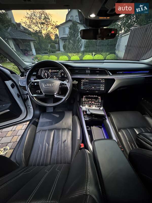 Внедорожник / Кроссовер Audi e-tron 2019 в Киеве
