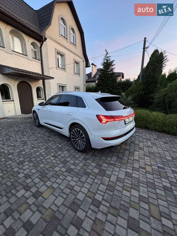 Внедорожник / Кроссовер Audi e-tron 2019 в Киеве