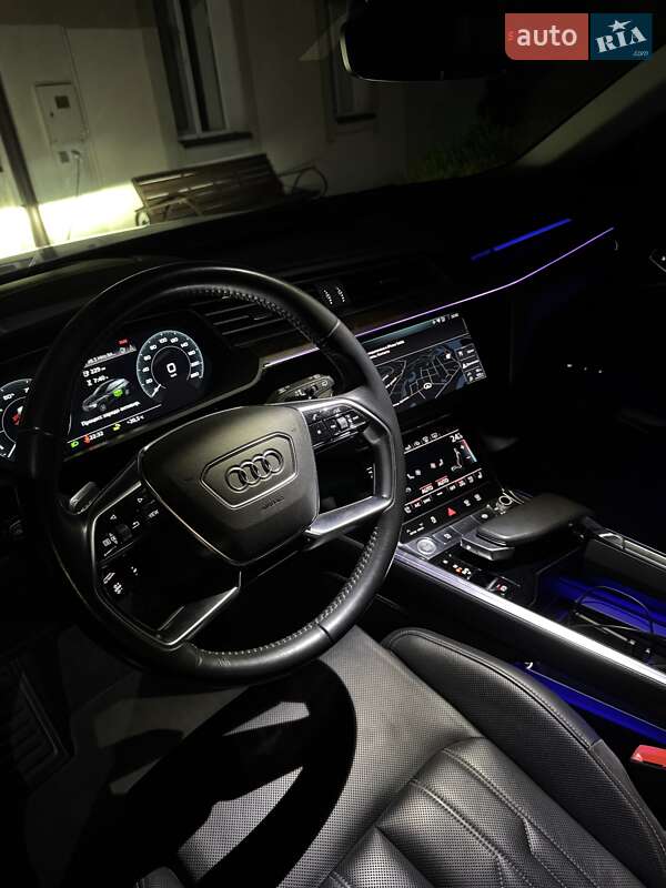 Внедорожник / Кроссовер Audi e-tron 2019 в Киеве