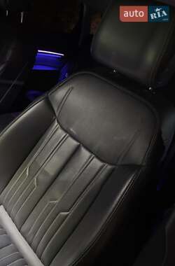 Внедорожник / Кроссовер Audi e-tron 2019 в 