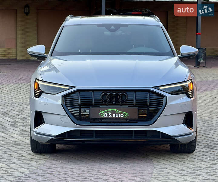 Позашляховик / Кросовер Audi e-tron 2022 в Мукачевому