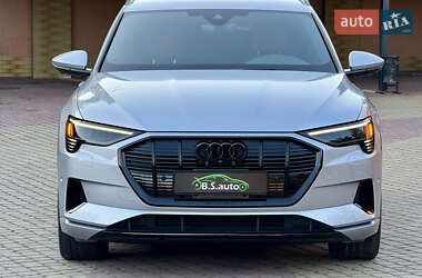 Внедорожник / Кроссовер Audi e-tron 2022 в 
