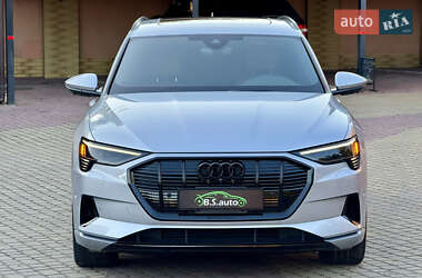 Внедорожник / Кроссовер Audi e-tron 2022 в 