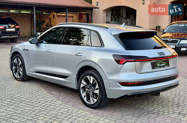 Внедорожник / Кроссовер Audi e-tron 2022 в 