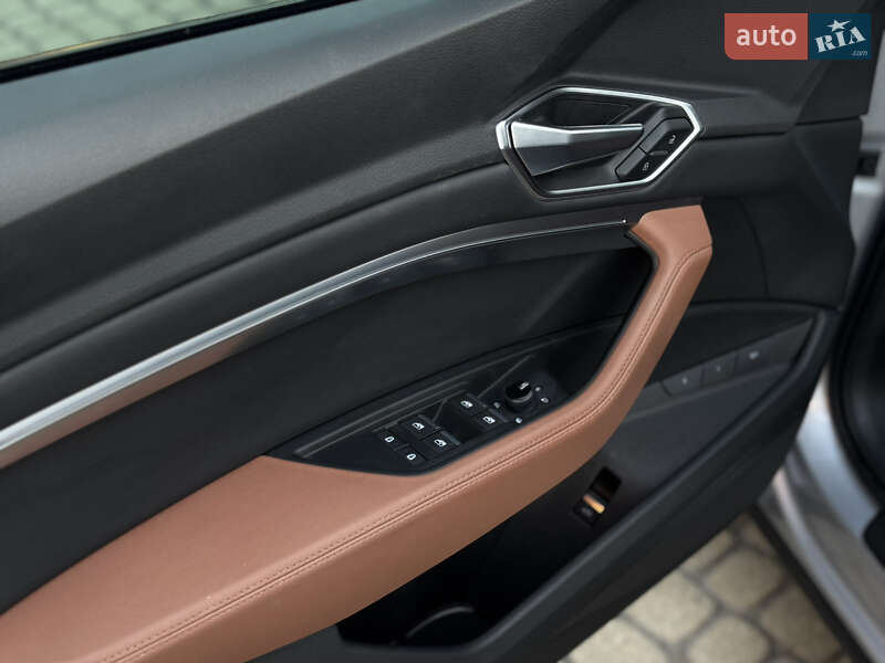 Позашляховик / Кросовер Audi e-tron 2022 в Мукачевому