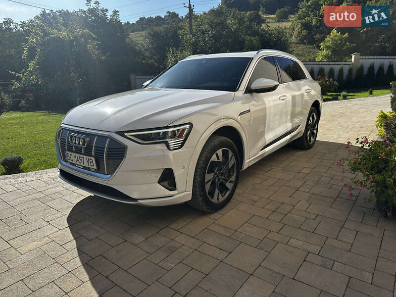 Внедорожник / Кроссовер Audi e-tron 2022 в Золочеве