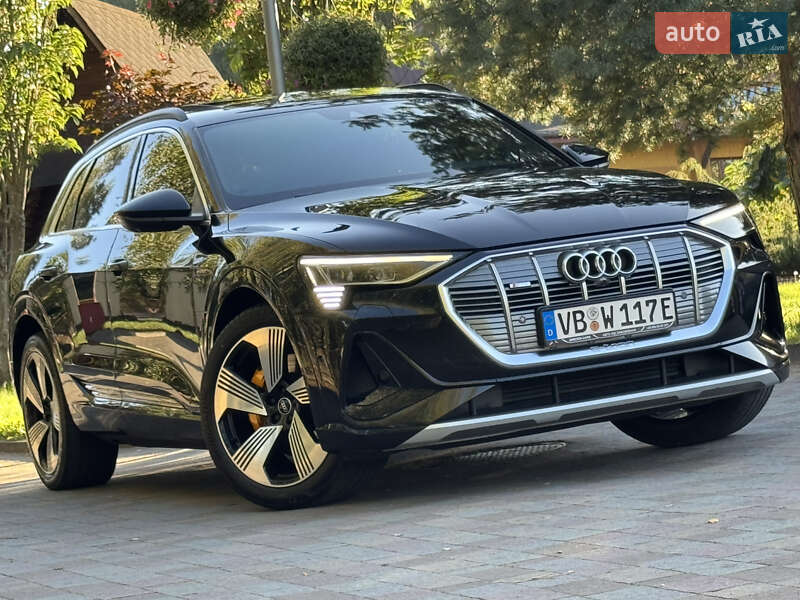 Внедорожник / Кроссовер Audi e-tron 2020 в 