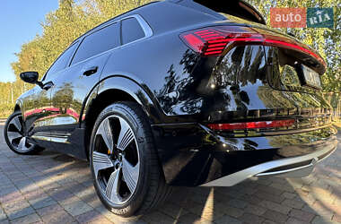 Внедорожник / Кроссовер Audi e-tron 2020 в 