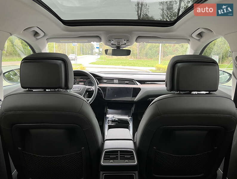Позашляховик / Кросовер Audi e-tron 2019 в Львові фото 18 Позашляховик / Кросовер Audi e-tron 2019 в Львові