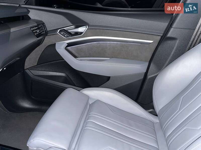 Внедорожник / Кроссовер Audi e-tron 2021 в Киеве