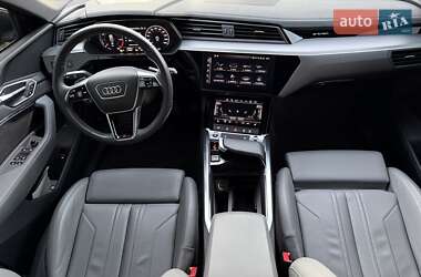 Внедорожник / Кроссовер Audi e-tron 2021 в 