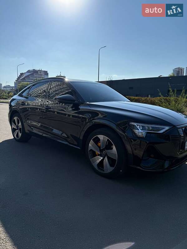 Позашляховик / Кросовер Audi e-tron 2020 в Дніпрі