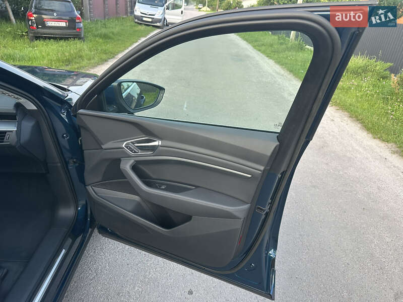 Внедорожник / Кроссовер Audi e-tron 2019 в Ровно фото 48 Внедорожник / Кроссовер Audi e-tron 2019 в Ровно