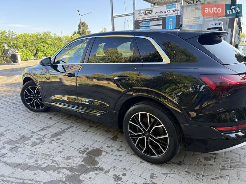 Внедорожник / Кроссовер Audi e-tron 2021 в Луцке