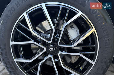 Позашляховик / Кросовер Audi e-tron 2021 в 