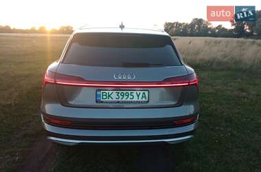 Внедорожник / Кроссовер Audi e-tron 2019 в 