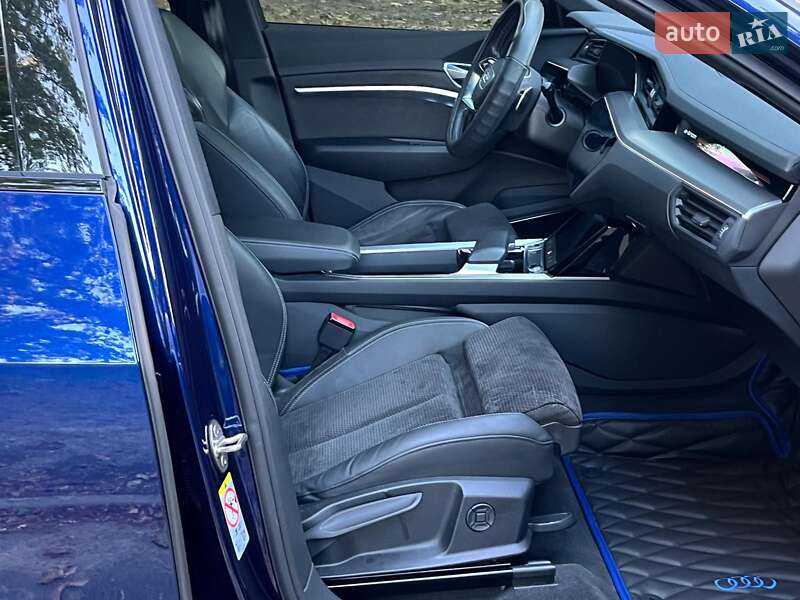 Внедорожник / Кроссовер Audi e-tron 2021 в Киеве фото 21 Внедорожник / Кроссовер Audi e-tron 2021 в Киеве