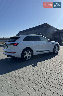 Внедорожник / Кроссовер Audi e-tron 2019 в 