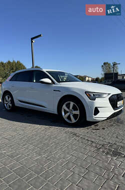 Внедорожник / Кроссовер Audi e-tron 2019 в 