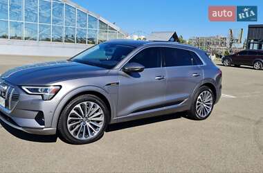 Позашляховик / Кросовер Audi e-tron 2019 в 