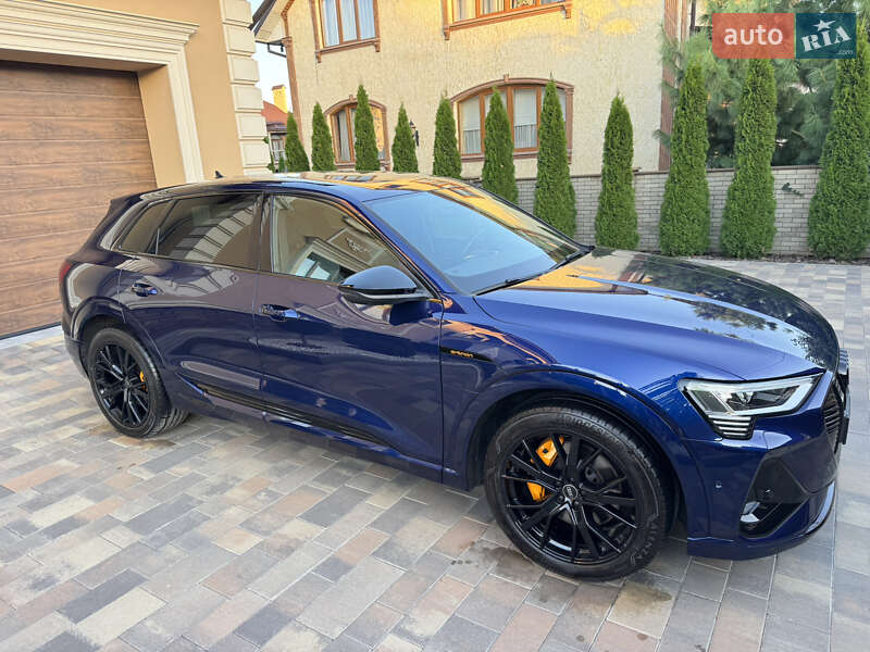 Внедорожник / Кроссовер Audi e-tron 2022 в Черновцах