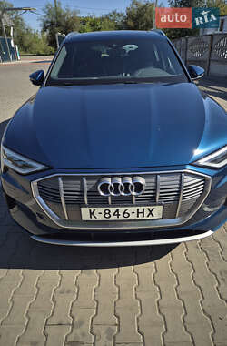 Позашляховик / Кросовер Audi e-tron 2020 в 