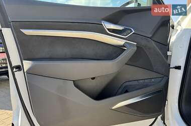 Внедорожник / Кроссовер Audi e-tron 2020 в 
