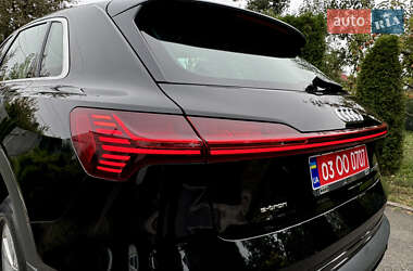 Внедорожник / Кроссовер Audi e-tron 2021 в 