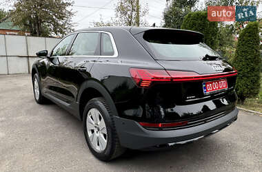 Внедорожник / Кроссовер Audi e-tron 2021 в 
