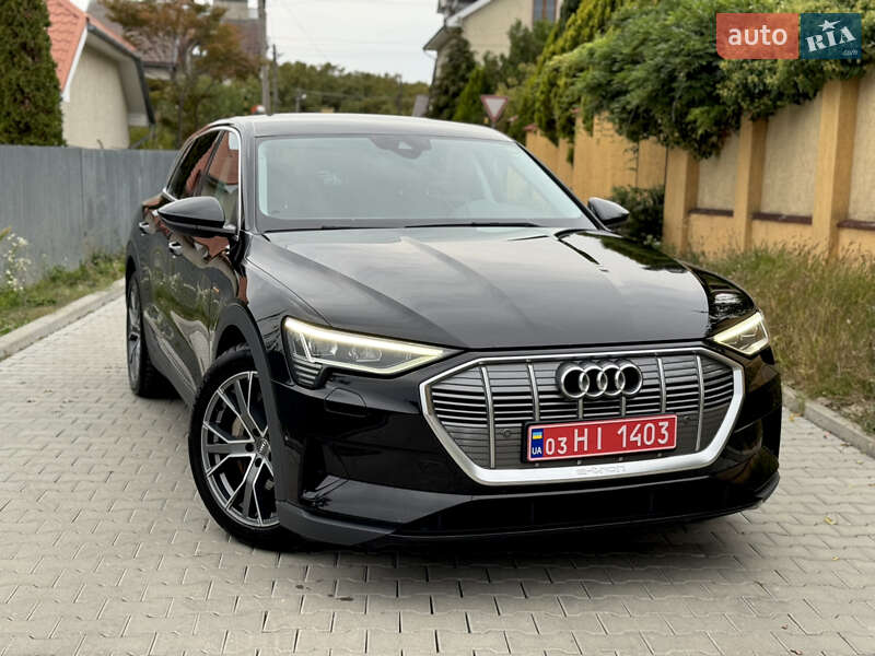 Внедорожник / Кроссовер Audi e-tron 2020 в 