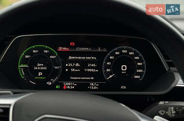 Внедорожник / Кроссовер Audi e-tron 2020 в 