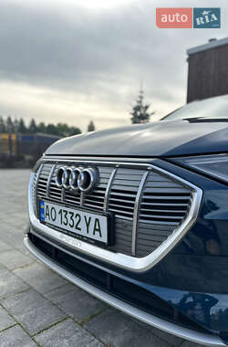 Позашляховик / Кросовер Audi e-tron 2021 в 