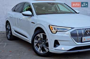 Позашляховик / Кросовер Audi e-tron 2020 в 