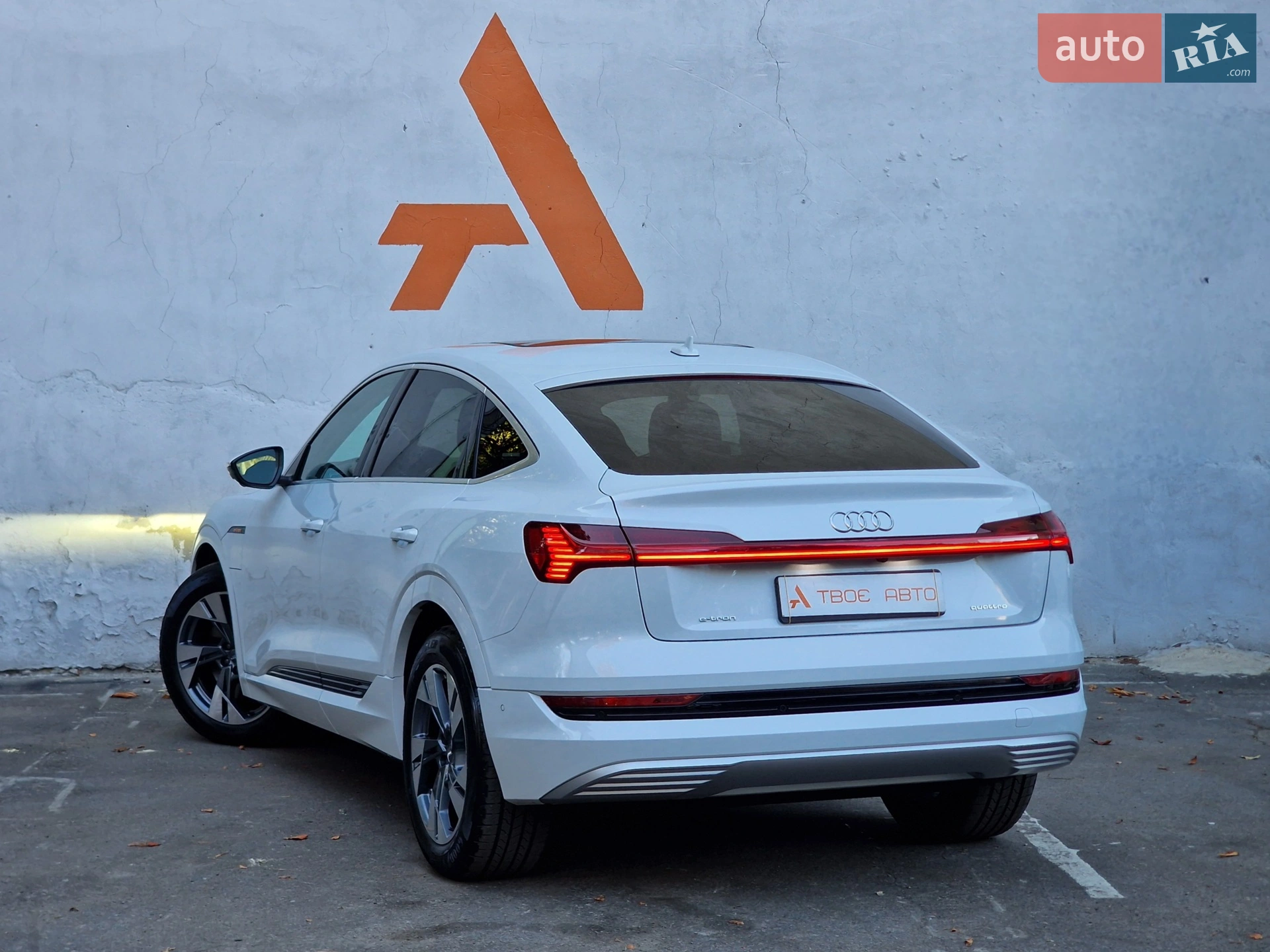 2020 Audi e-tron - мініатюра 32