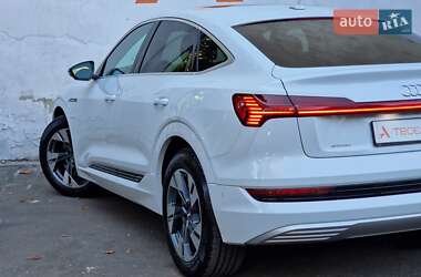 Позашляховик / Кросовер Audi e-tron 2020 в 