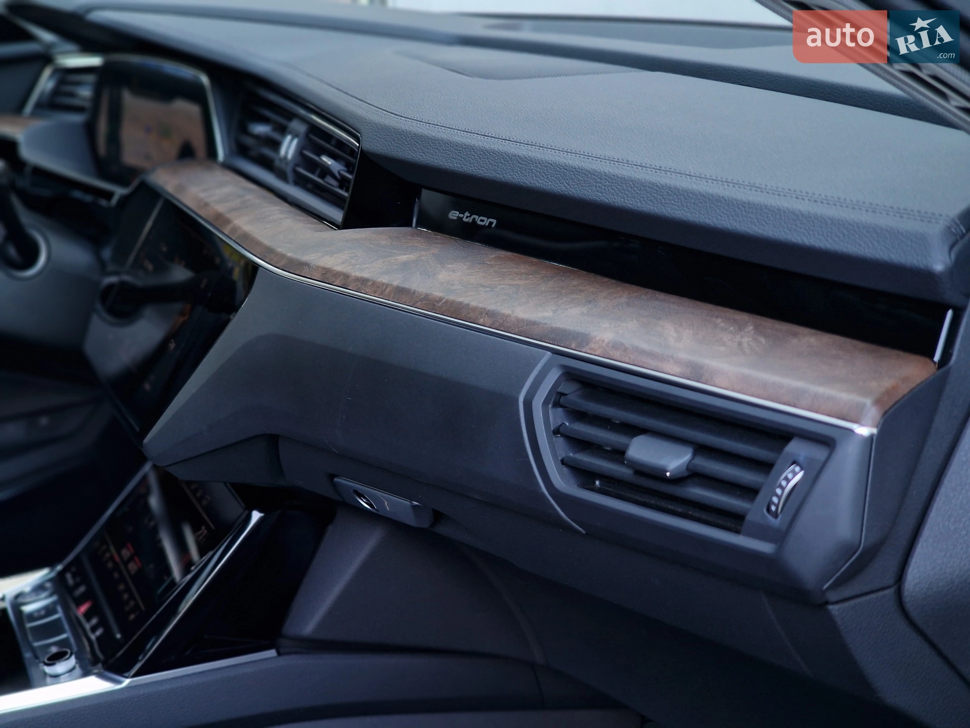 2020 Audi e-tron - мініатюра 57
