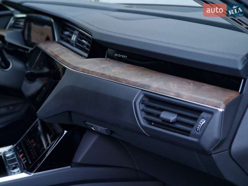 Позашляховик / Кросовер Audi e-tron 2020 в Одесі