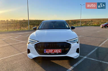 Внедорожник / Кроссовер Audi e-tron 2023 в 