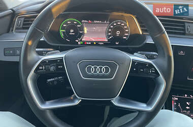 Внедорожник / Кроссовер Audi e-tron 2023 в 