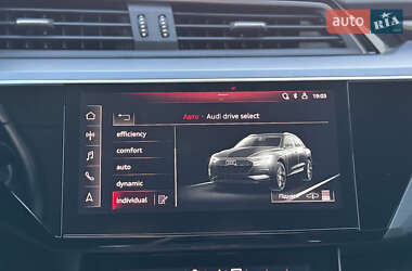Позашляховик / Кросовер Audi e-tron 2020 в 