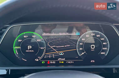 Позашляховик / Кросовер Audi e-tron 2020 в 
