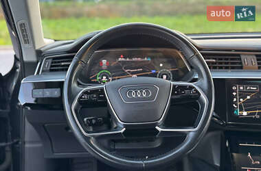 Позашляховик / Кросовер Audi e-tron 2020 в 