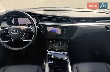Внедорожник / Кроссовер Audi e-tron 2021 в 