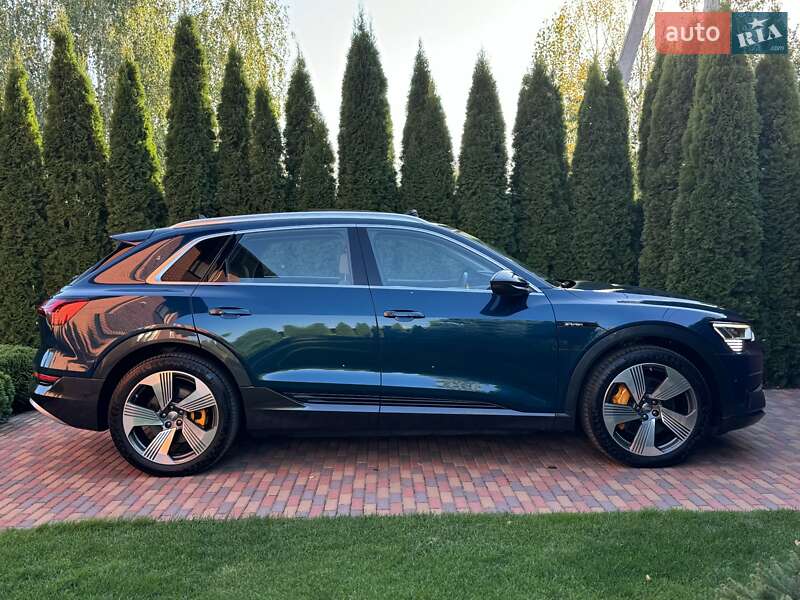 Позашляховик / Кросовер Audi e-tron 2020 в Києві