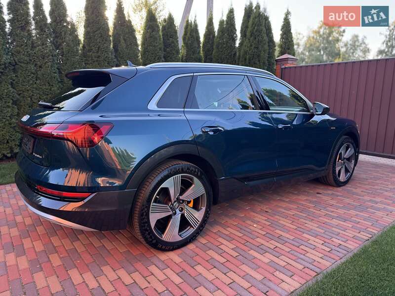 Позашляховик / Кросовер Audi e-tron 2020 в Києві