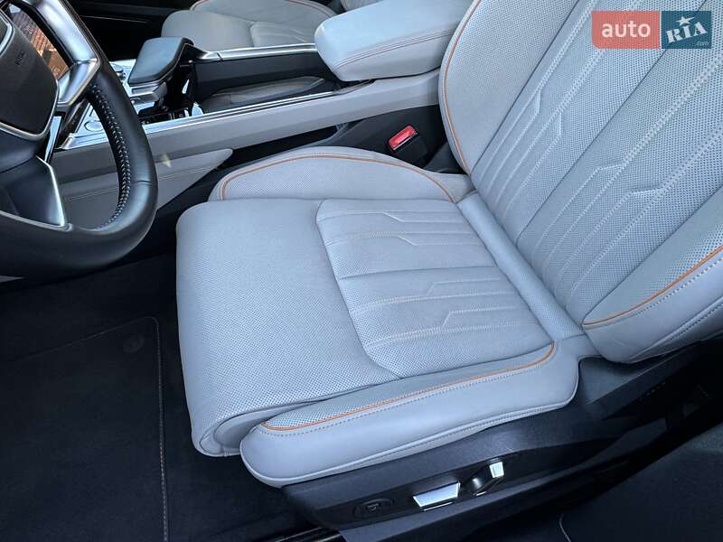 Позашляховик / Кросовер Audi e-tron 2020 в Києві