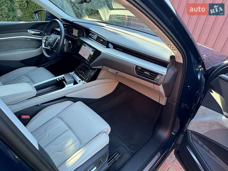 Позашляховик / Кросовер Audi e-tron 2020 в Києві