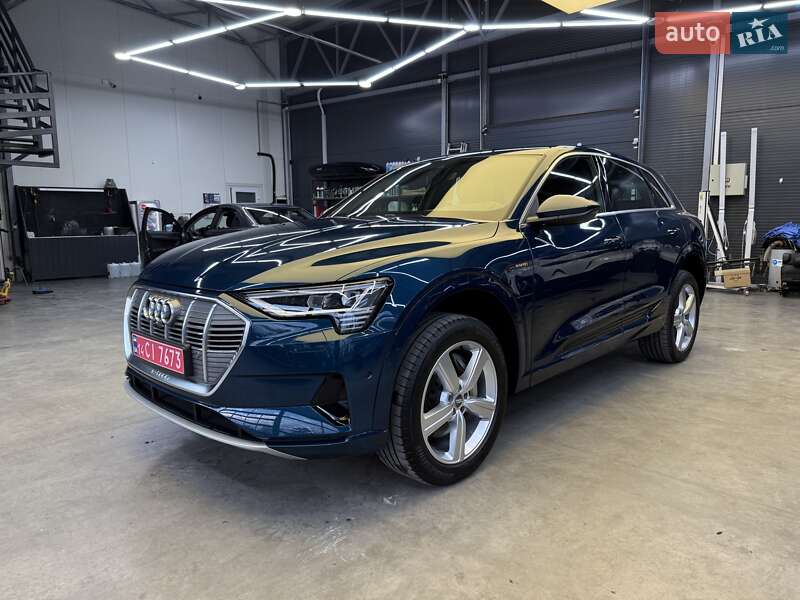 Позашляховик / Кросовер Audi e-tron 2019 в Чернівцях