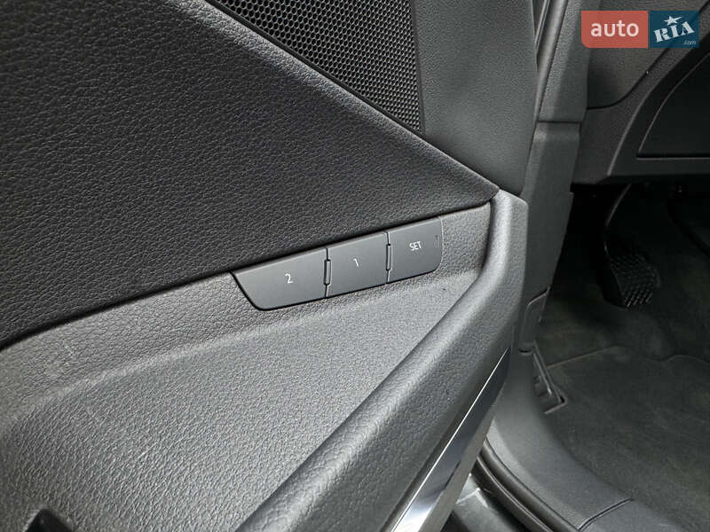 Позашляховик / Кросовер Audi e-tron 2021 в Мукачевому
